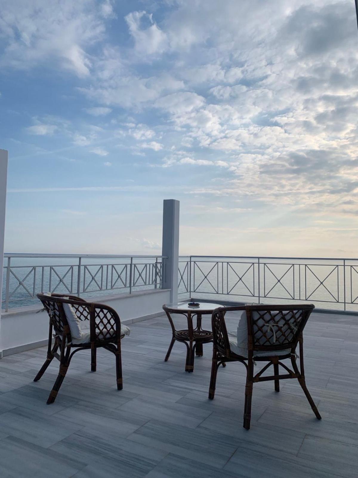 Kasa Villa Каристос Екстериор снимка